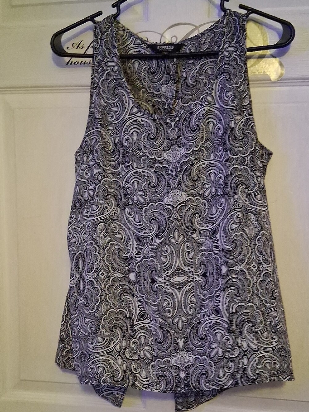 Express Black & White Paisley Scoop Neck Sleeveless Camisole